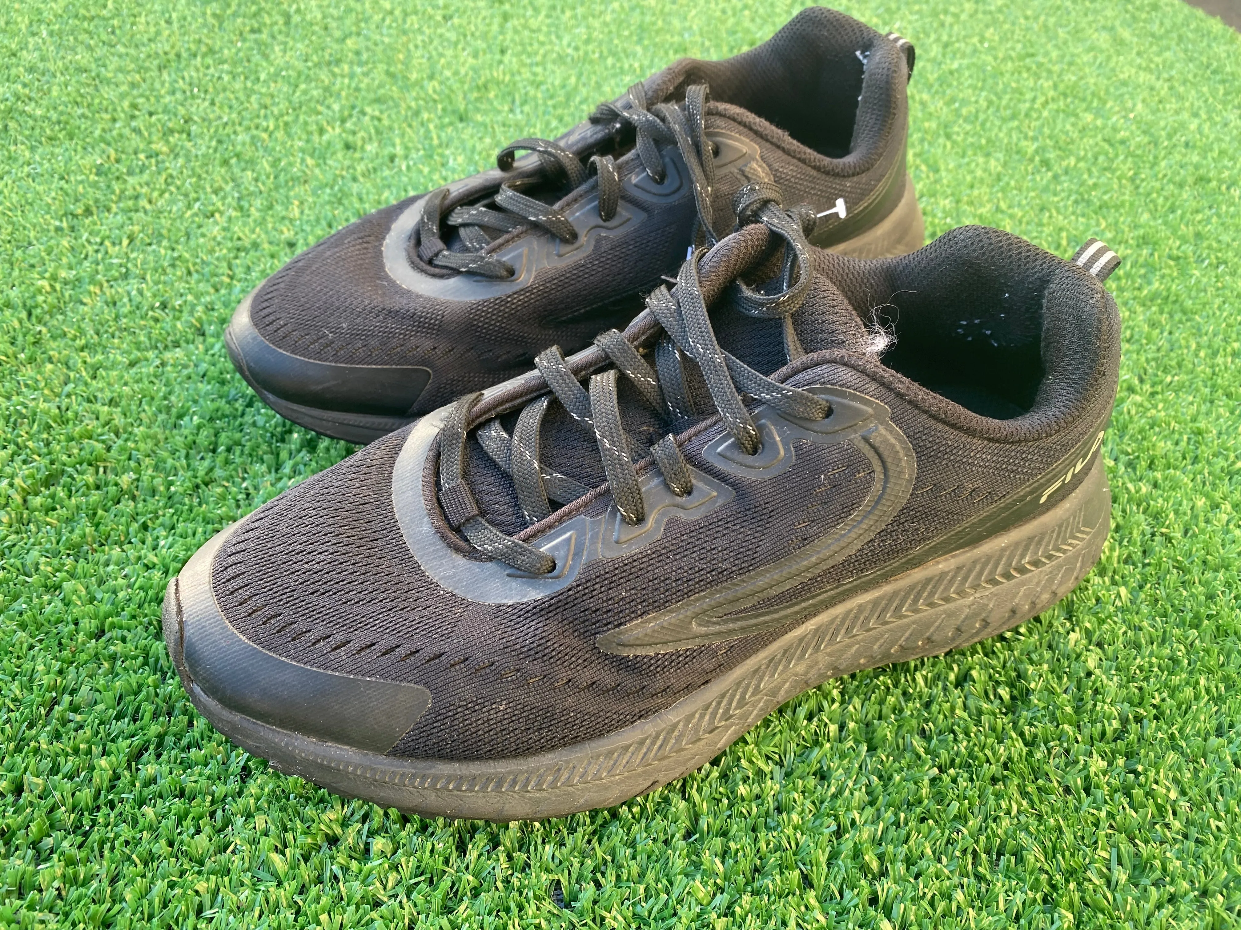 Fila Made Black  UK Size 6 Mans Mens Womans EU 39.5 Trainers Sneakers Shoes